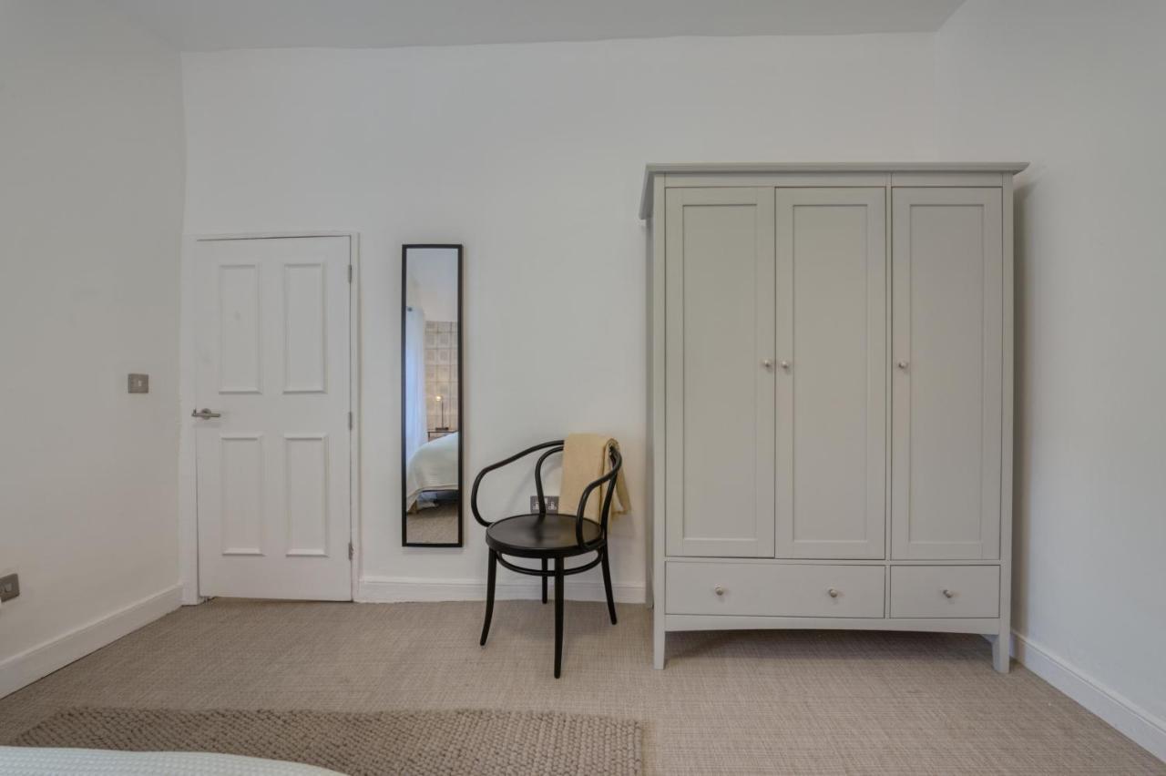 Beautiful Apartment On The Historic Rows Честер Экстерьер фото