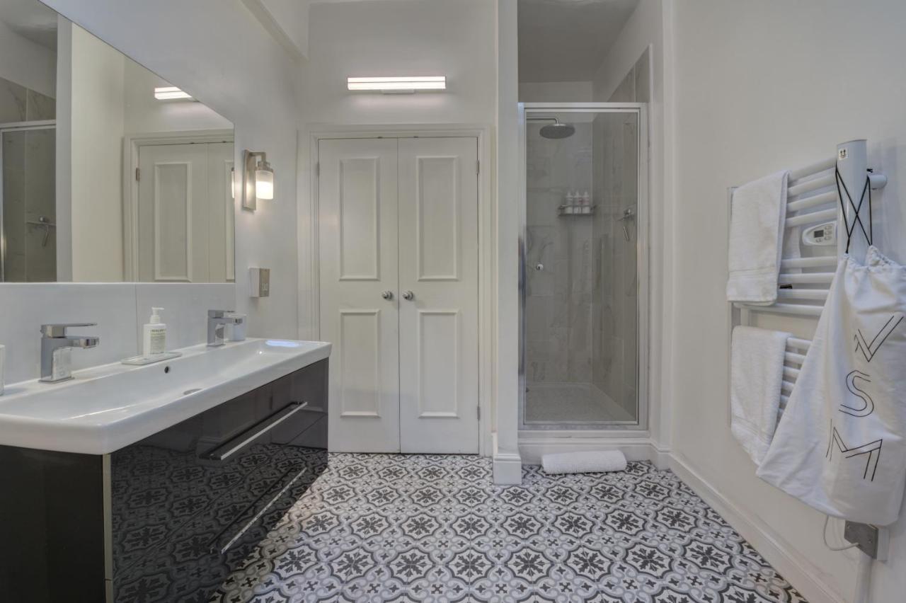 Beautiful Apartment On The Historic Rows Честер Экстерьер фото